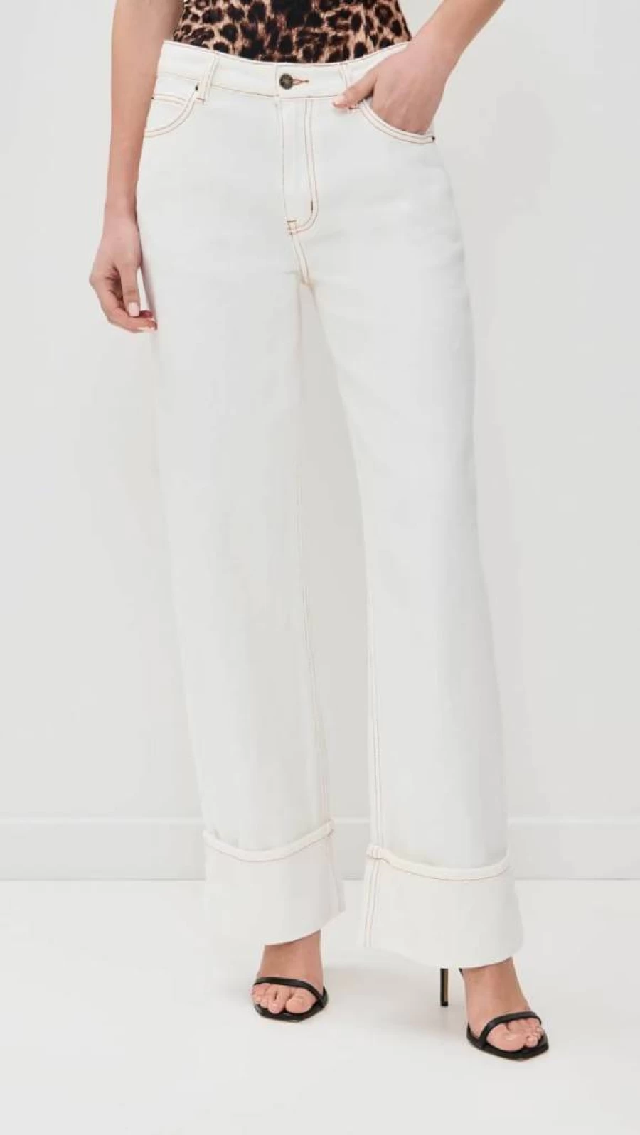 Lioness Women's High-Waisted Cuffed Jeans - Stylish Denim Pants for Fashionable Outfits