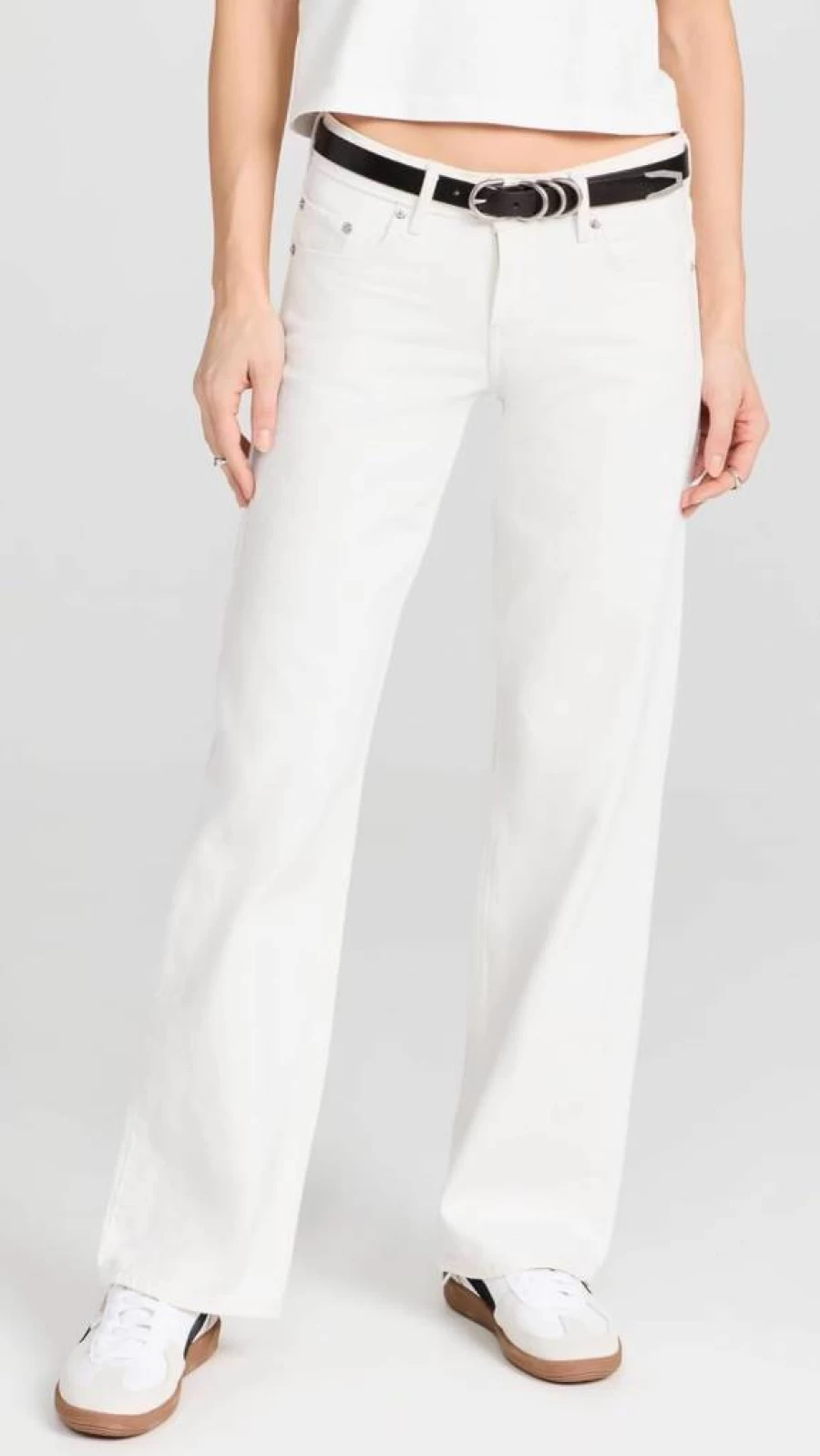 Levi's Women's Low Loose Fit Jeans - Classic Denim Pants for Casual Comfort